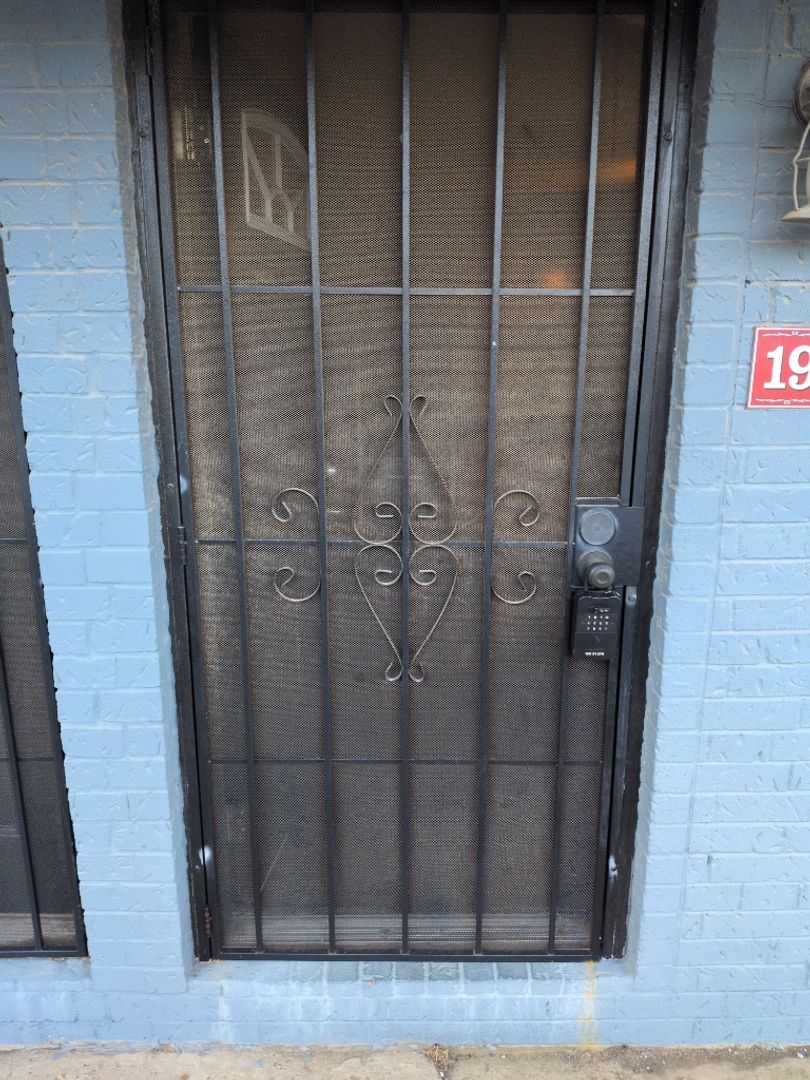Grapevine Apartment: 625 Red Bud Lane