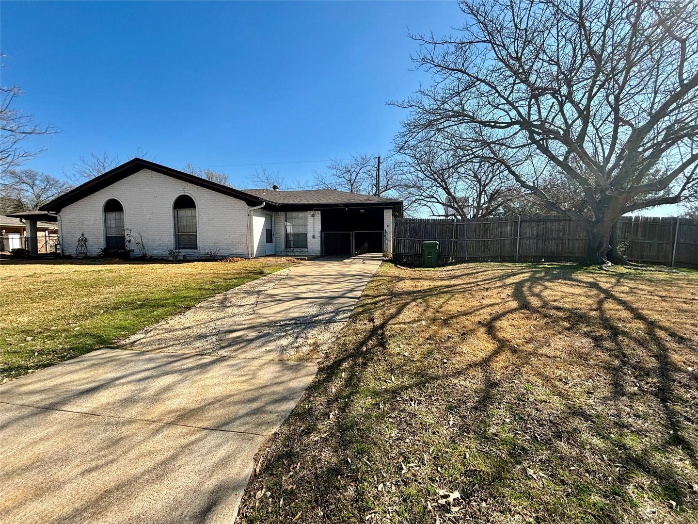 Hurst Apartment: 800 Irwin Drive-A
