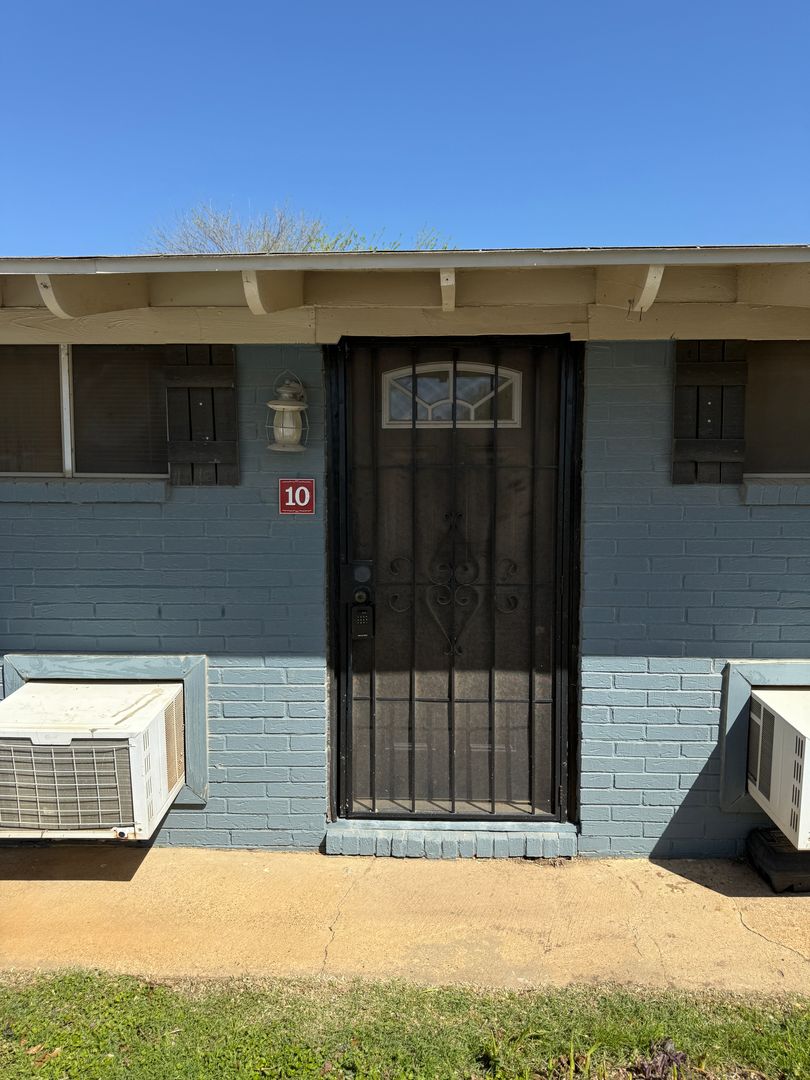 Grapevine Apartment: 1705 Chris Craft Dr