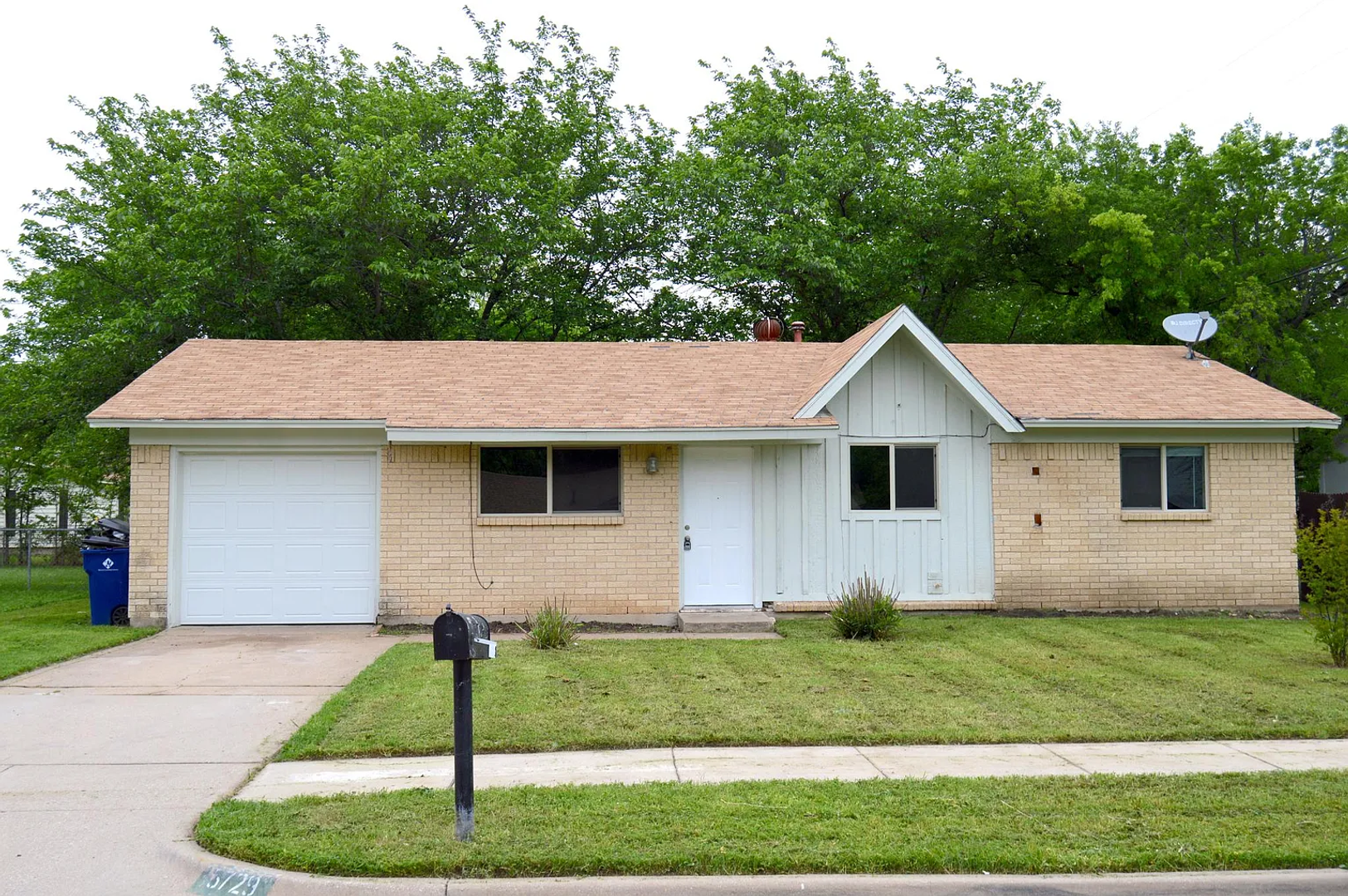 Watauga House: 5729 Emerson Drive