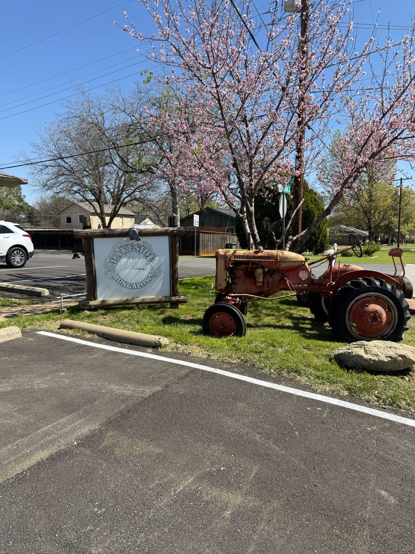 Grapevine Apartment: 1705 Chris Craft Dr