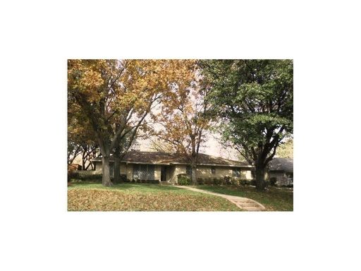 3 Bed / 2 Bath Grand Prairie Gem – photo 1