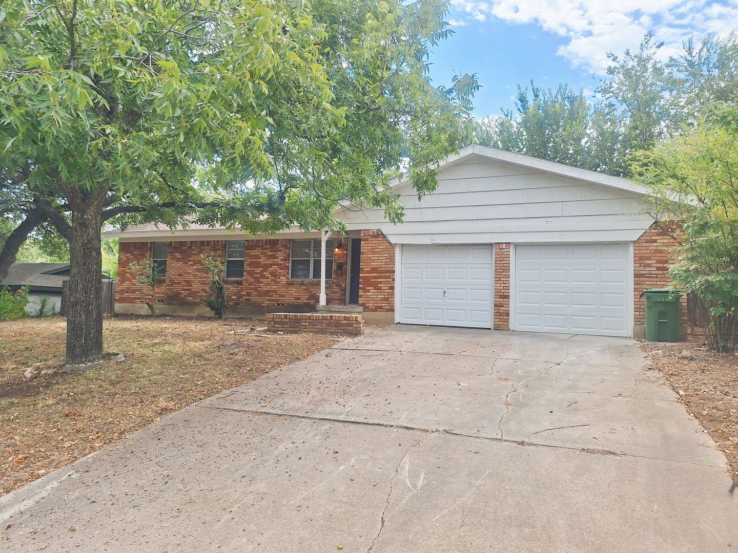North Richland Hills House: 7204 Karen Drive