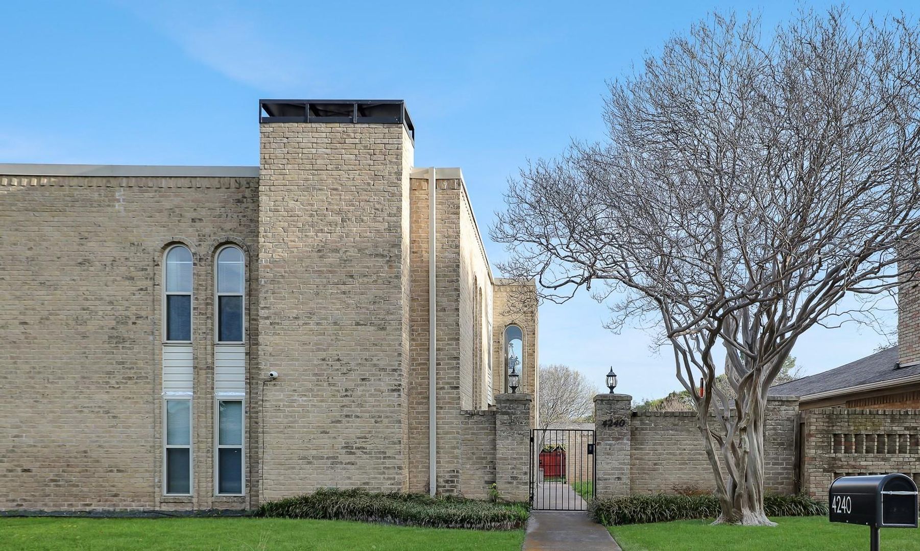 Dallas Apartment: 4240 Harvest Hill