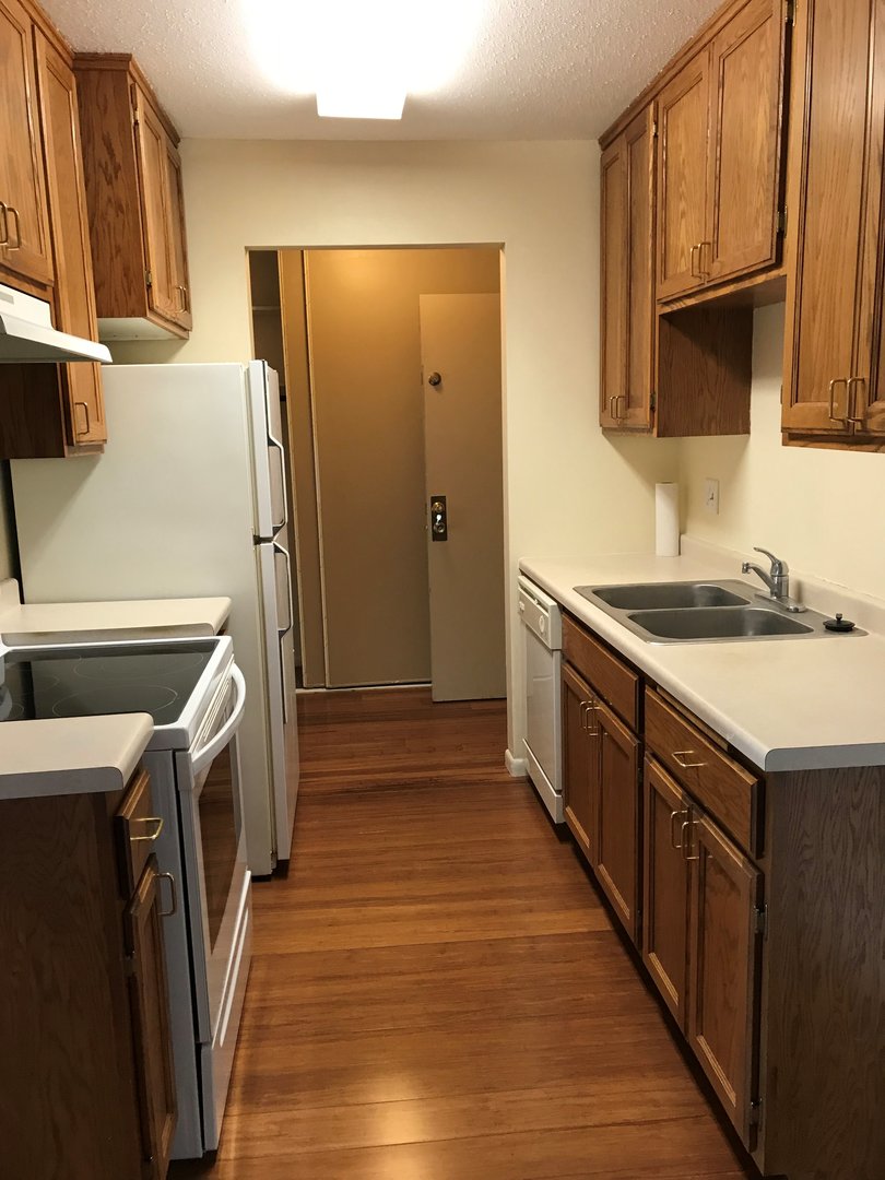 NEW BRIGHTON Apartment: 800 COUNTY RD. D W.