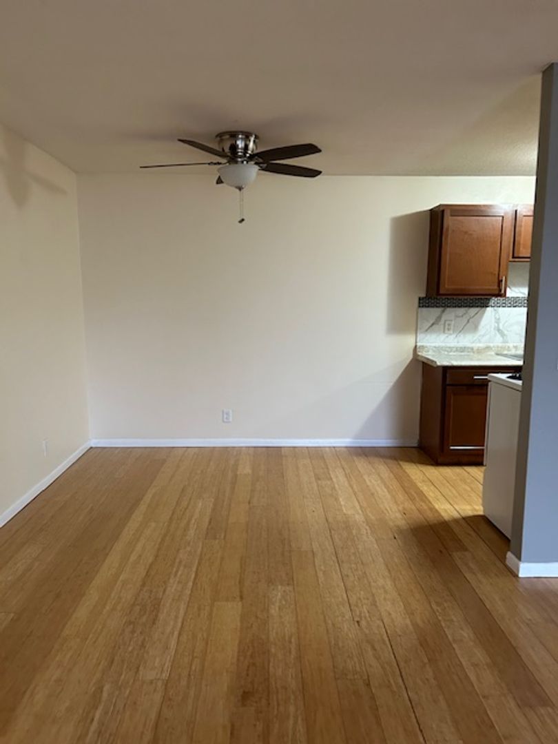 NEW BRIGHTON Apartment: 800 COUNTY RD. D W.