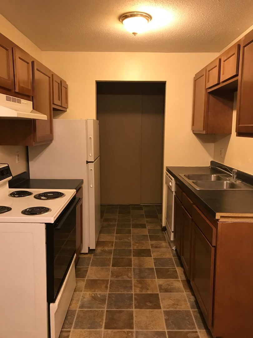 NEW BRIGHTON Apartment: 800 COUNTY RD. D W.