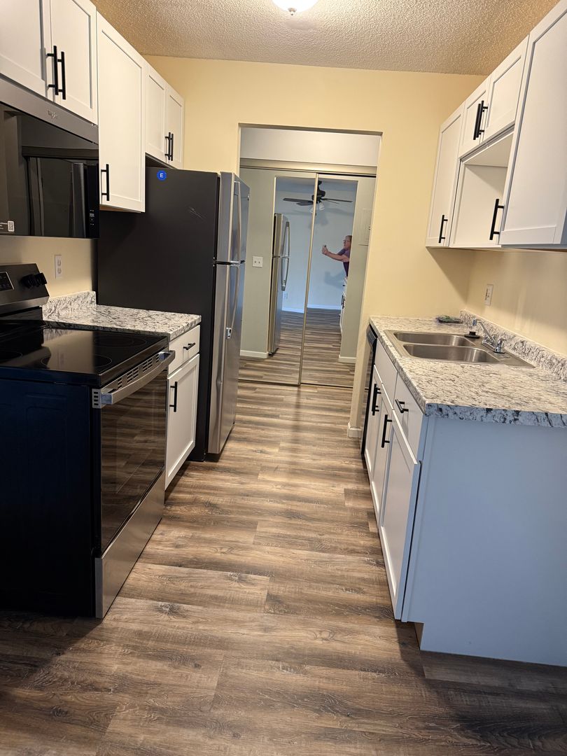NEW BRIGHTON Apartment: 800 COUNTY RD. D W.