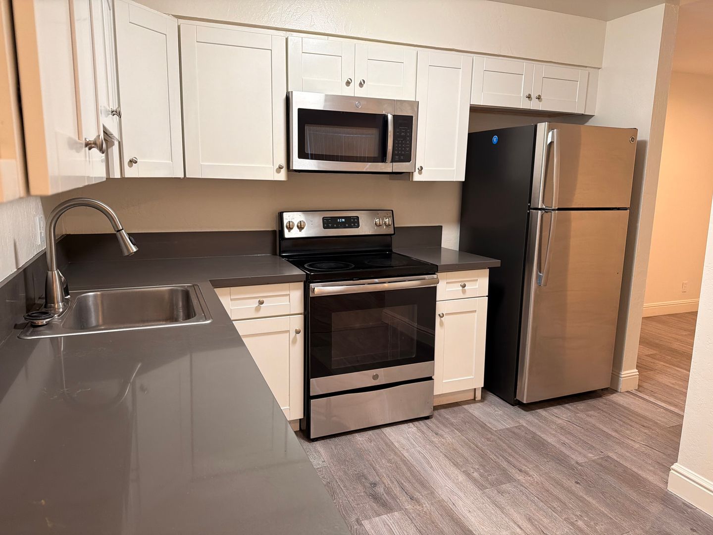 Mountain View Apartment: 1911 California Street