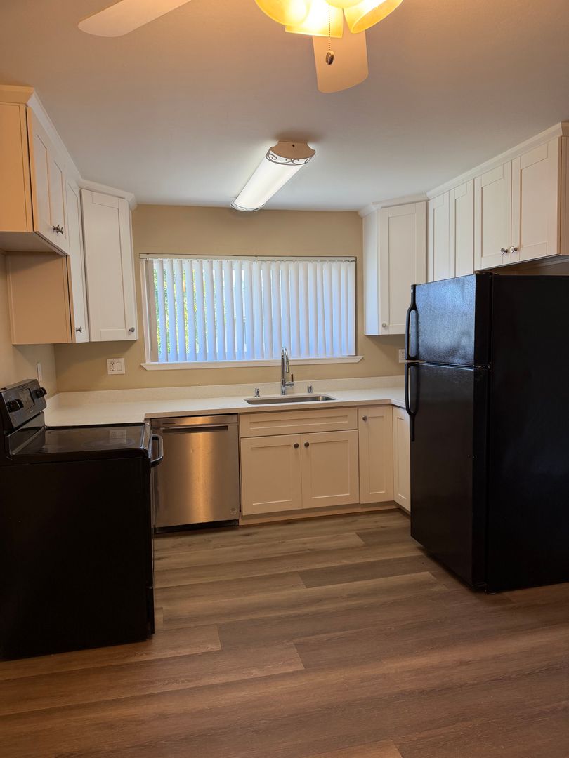 Sunnyvale Apartment: 1240 W. Washington Avenue