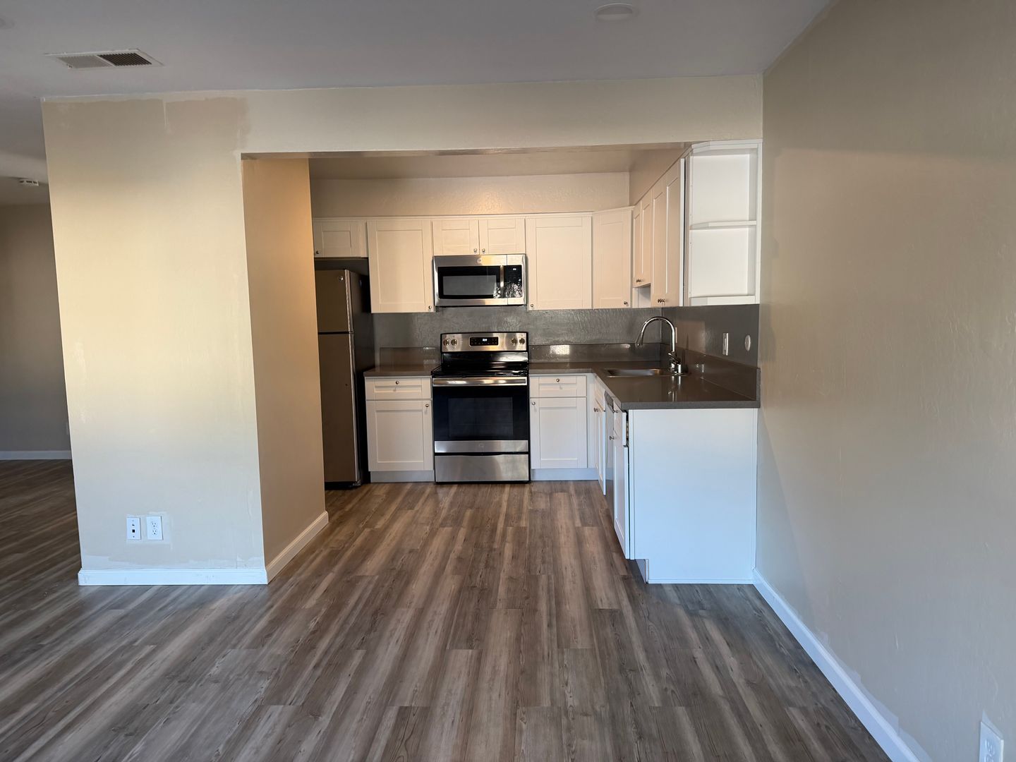 Mountain View Apartment: 1911 California Street