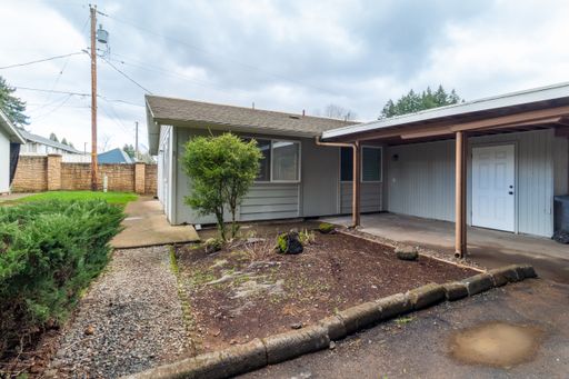 Charming 2 Bedrooms 1 Bath -Duplex -Vancouver School District – photo 1