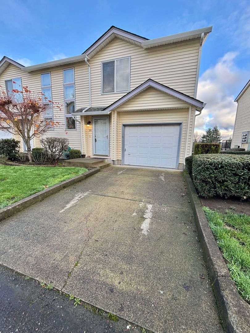 Vancouver Apartment: 1414 Brandt Rd Unit C19