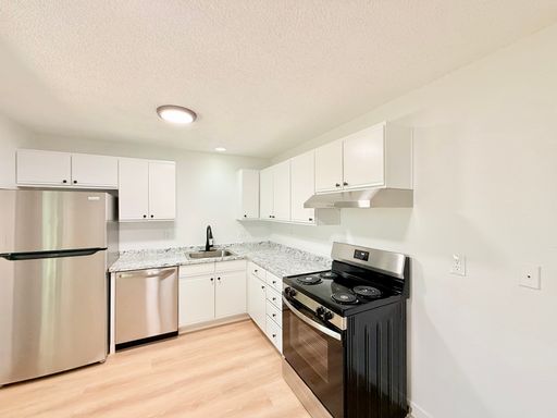 Charming 2 Bedrooms 1 Bath -Apartment -Vancouver School District – photo 1