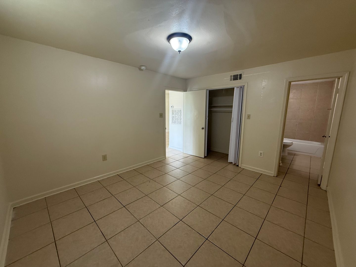 Baton Rouge Apartment: 2059 Mariner Dr
