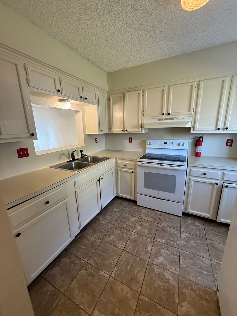 Baton Rouge Apartment: 1736 Jade Ave