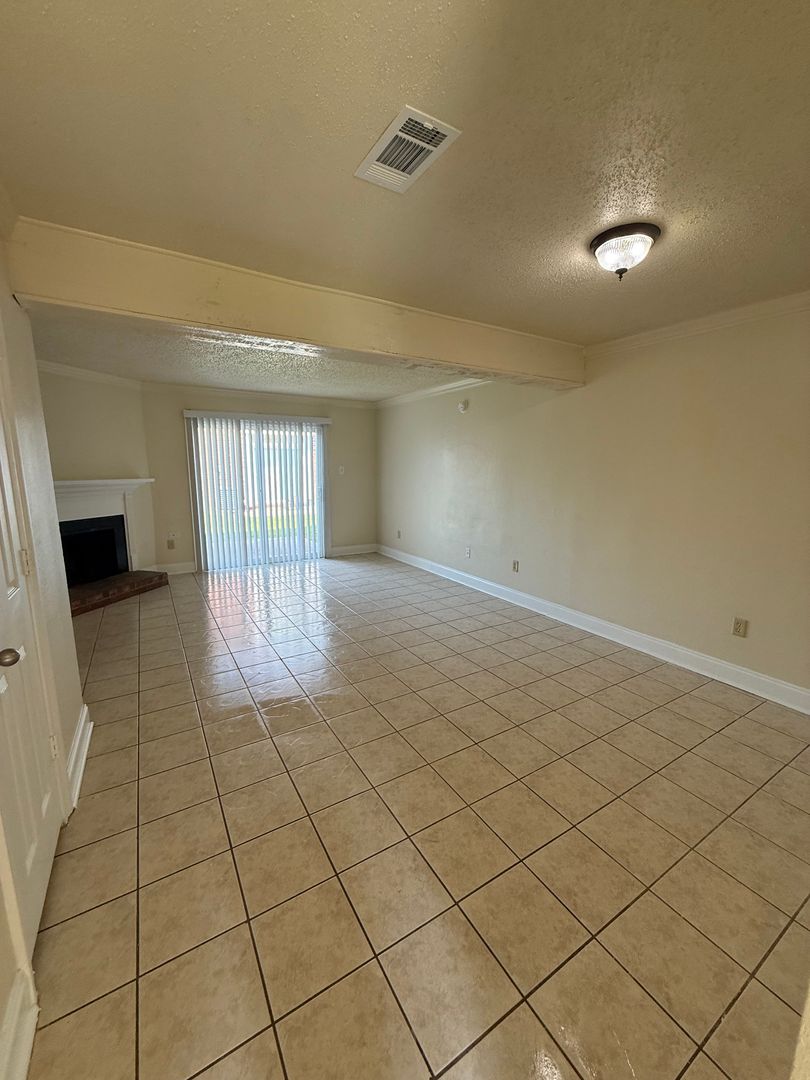 Baton Rouge Apartment: 1773 Starboard Dr.
