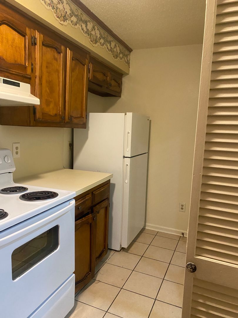 BATON ROUGE Apartment: 8723 GSRI Ave