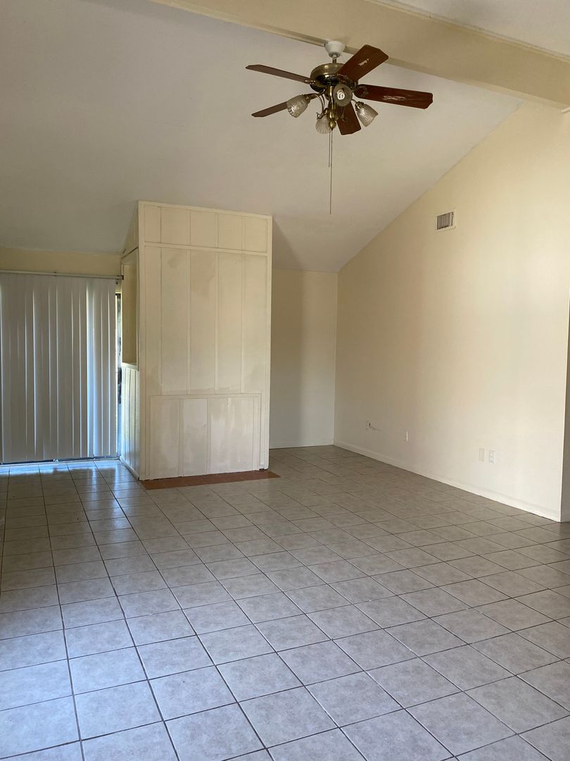 Baton Rouge Apartment: 2029 Jasper Ave