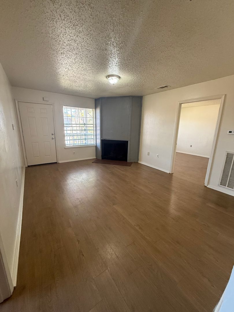 Baton Rouge Apartment: 8239 Skysail Ave