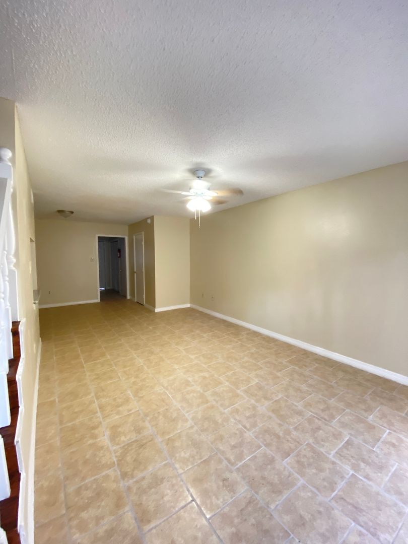 Baton Rouge Apartment: 3023 Toulon Dr