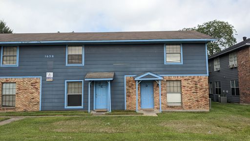 2BD 1.5BA TOWNHOUSE – photo 1