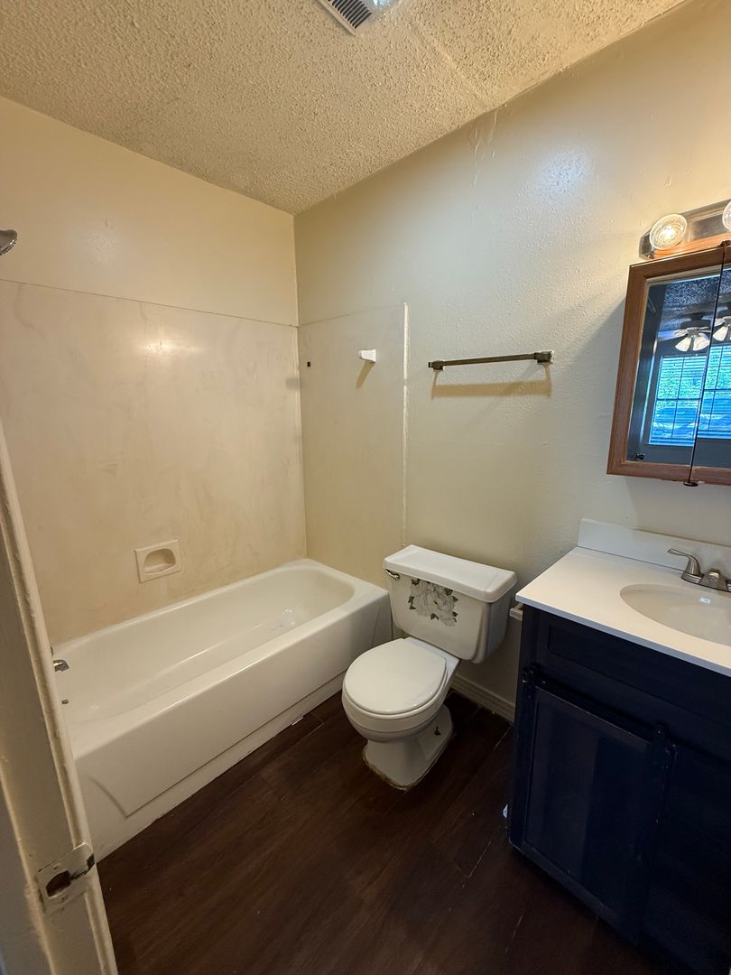 Baton Rouge Apartment: 2059 Mariner Dr