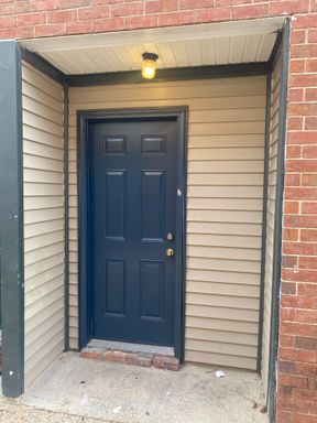 2 bedroom/1.5 bath townhouse – photo 1