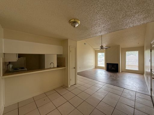 2BD 2BA FLAT APARTMENT – photo 1