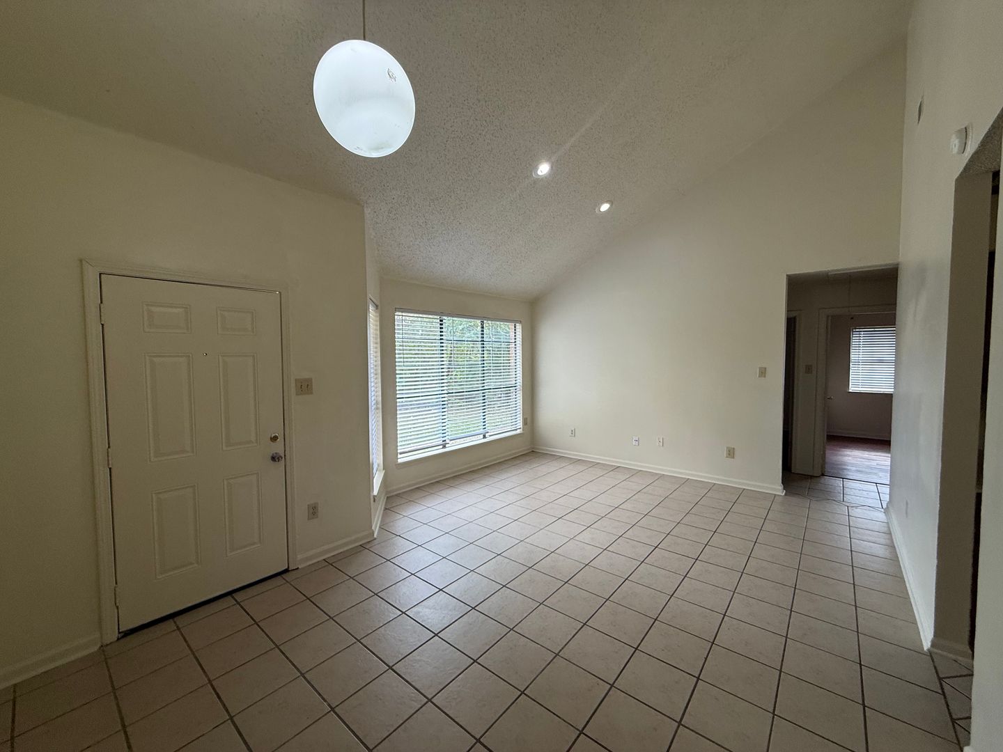 BATON ROUGE Apartment: 8724 GSRI AVE.