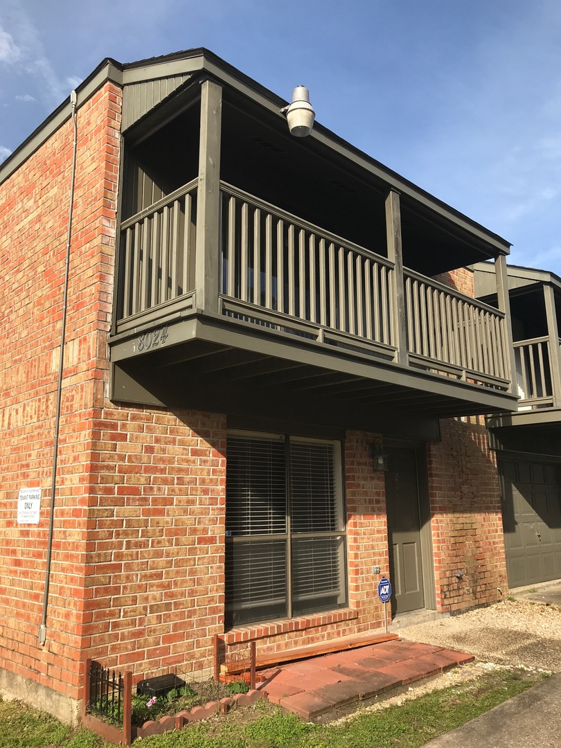 Baton Rouge Apartment: 8024 Bayou Fountain Ave