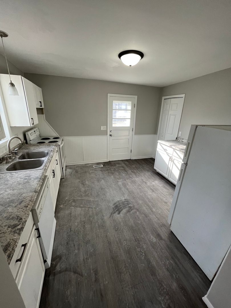 Omaha Apartment: 2301 Q Street A-B