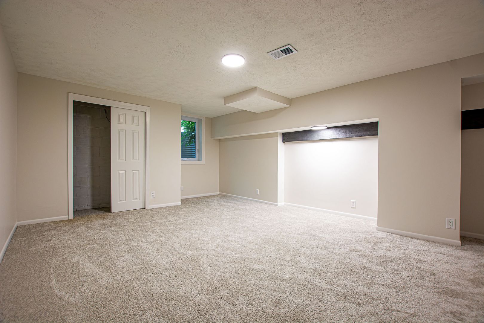 722 S 153rd Circle 19 of 42