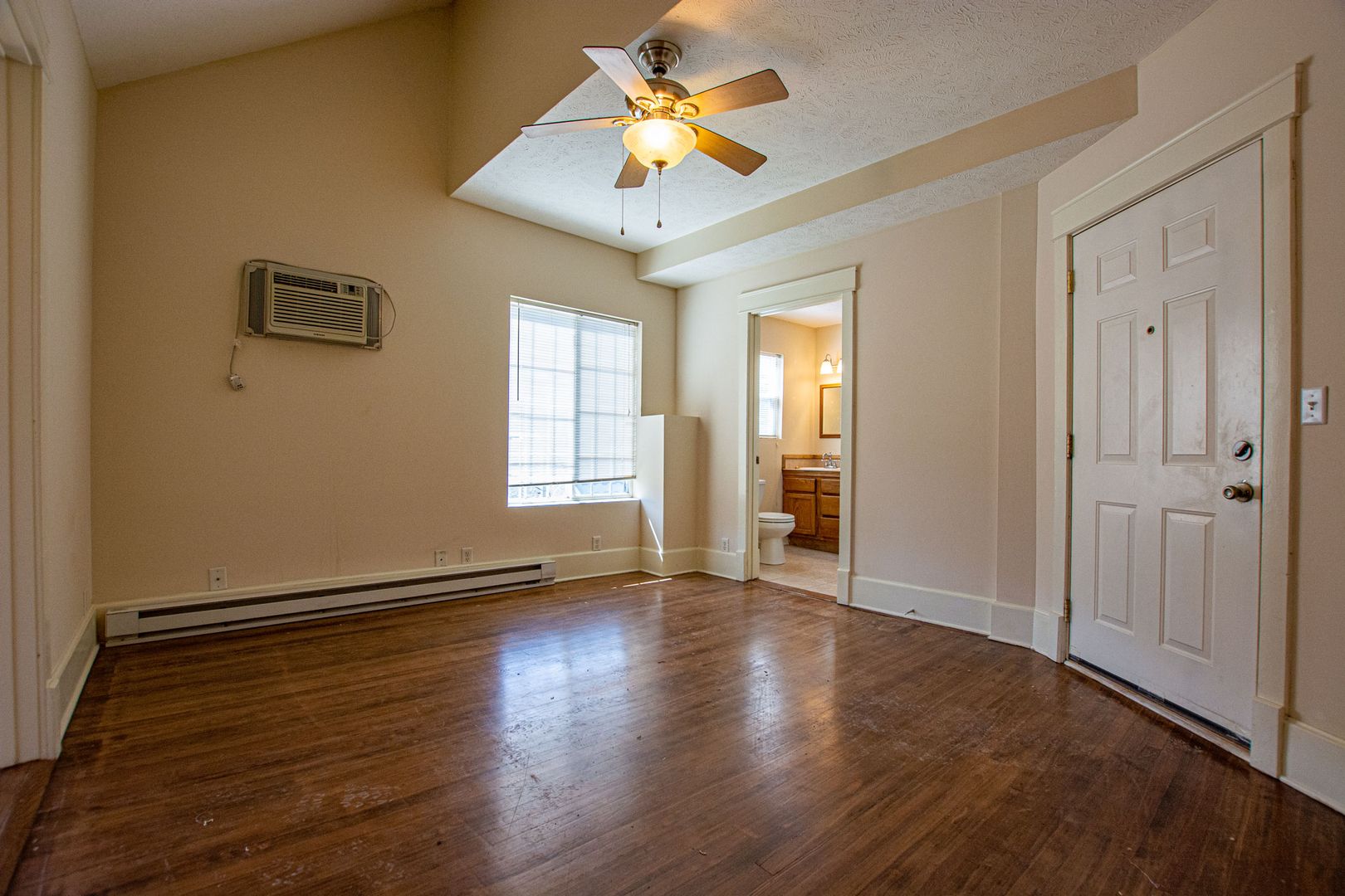 Omaha Apartment: 133 South 38th Street