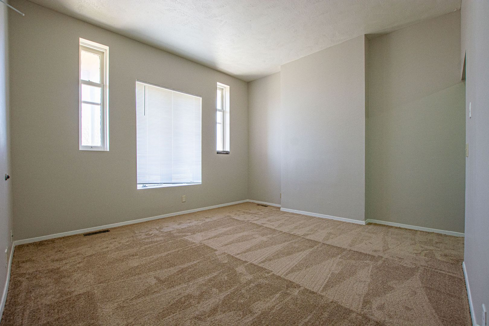 Council Bluffs Apartment: 2200 2nd Avenue