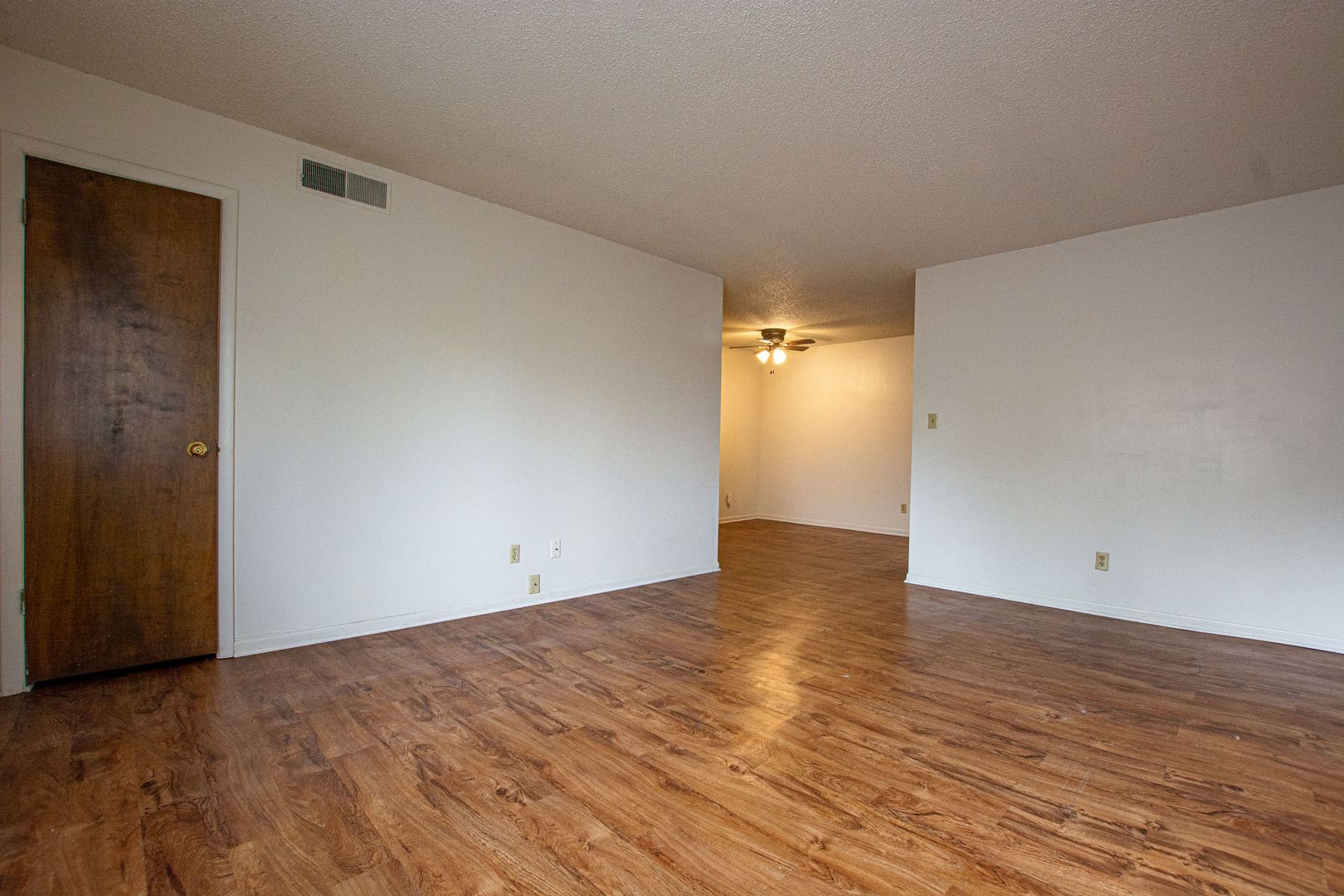 Lincoln Apartment: 2332  N. Cotner Blvd