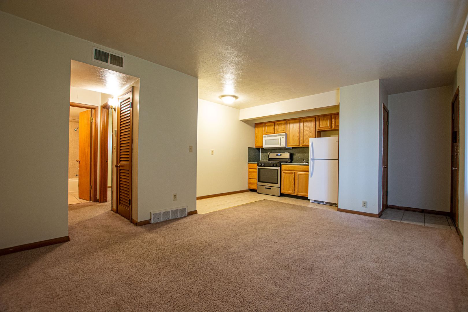 Omaha Apartment: 4404 Davenport Street