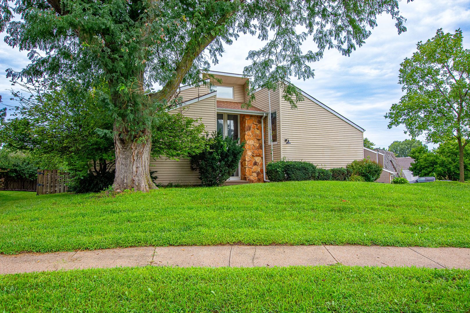 722 S 153rd Circle 40 of 42