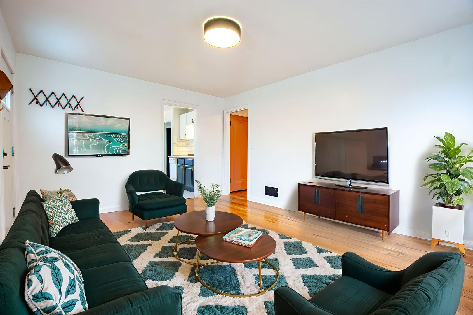 Omaha House: 6019 Pine Street