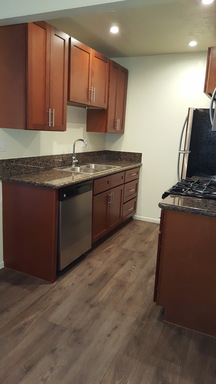 Remodeled split level one bedroom – photo 1