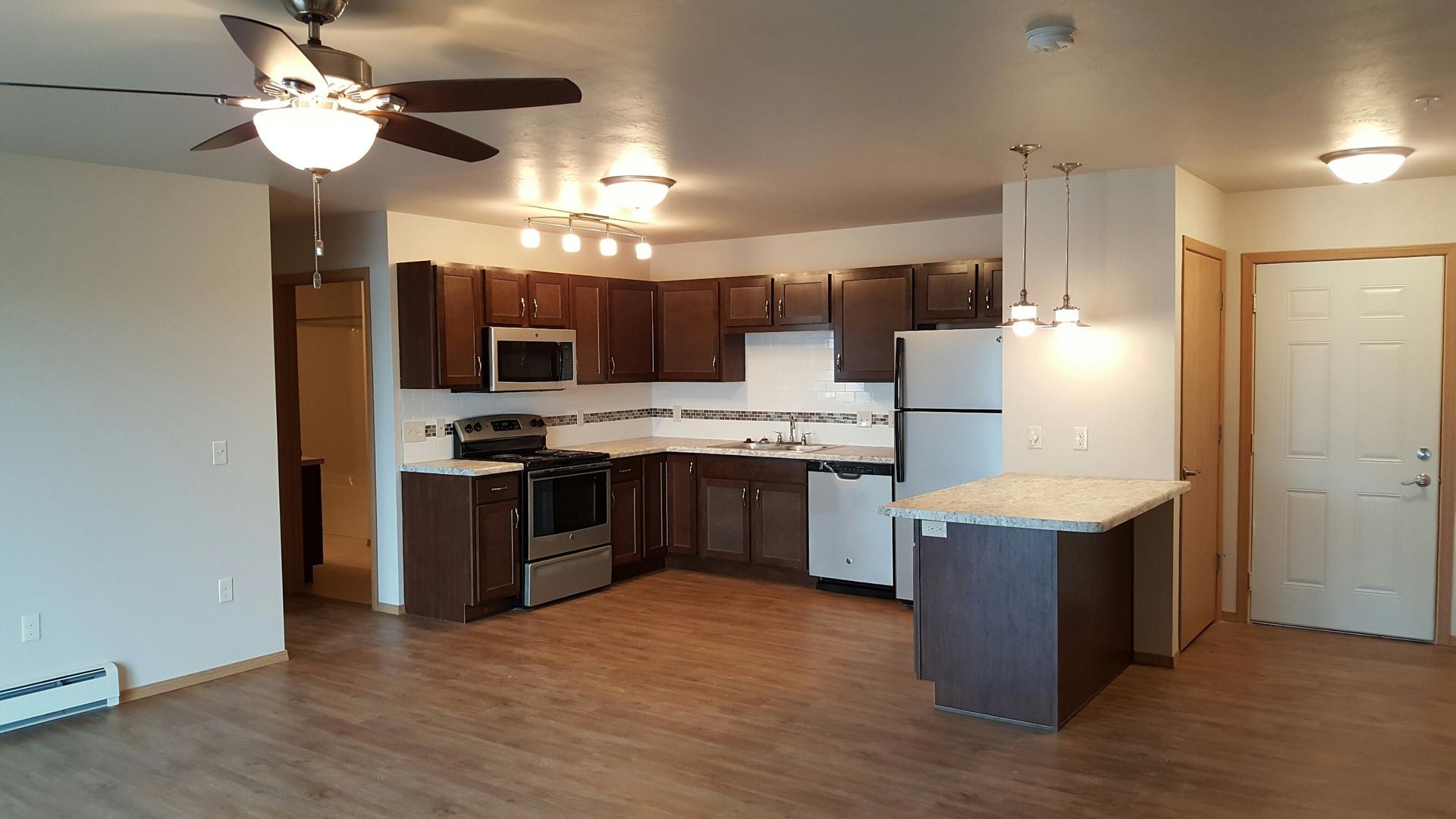 Appleton Apartment: 4312-4326 N Lightning Dr