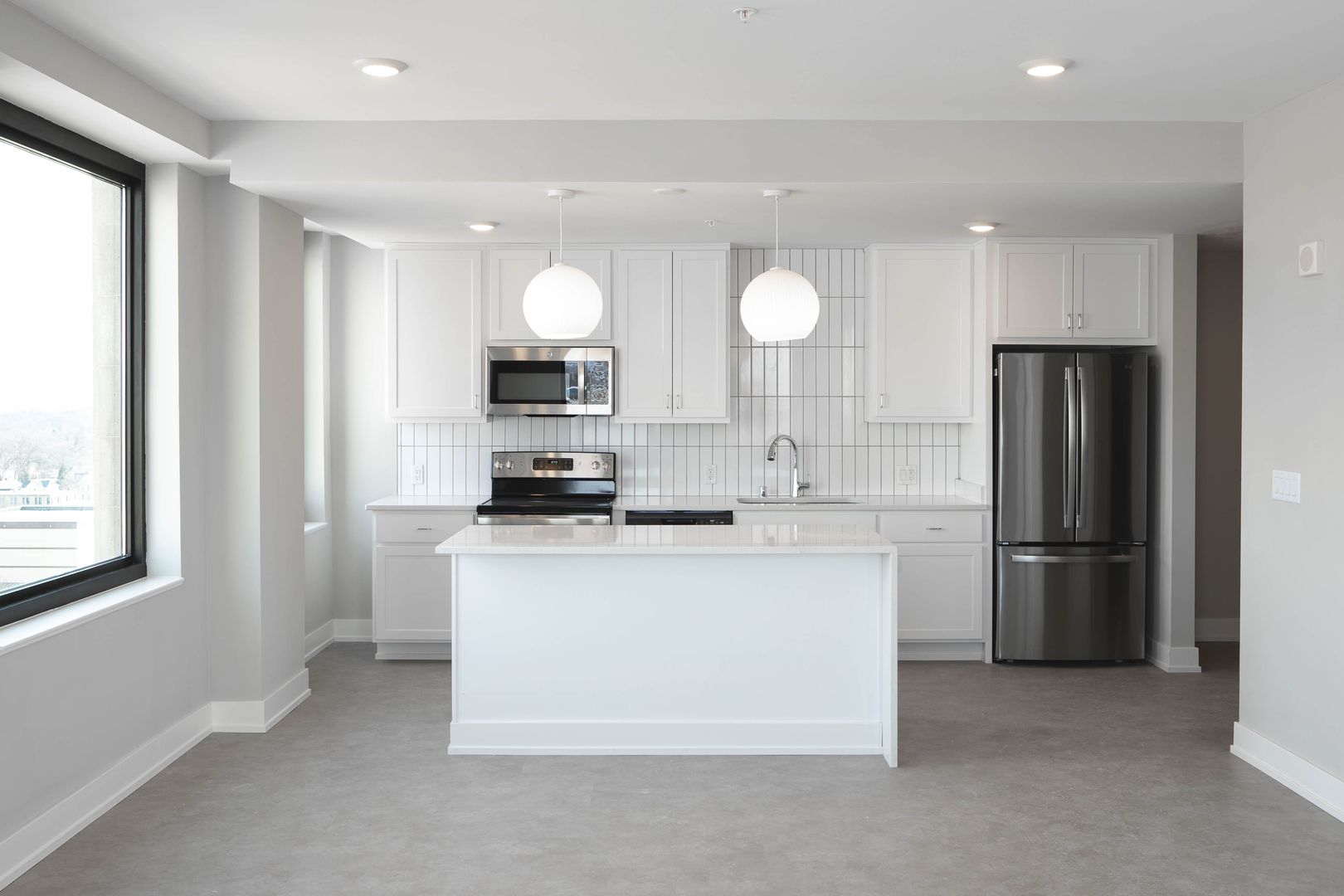 Appleton Apartment: 105 W College Ave