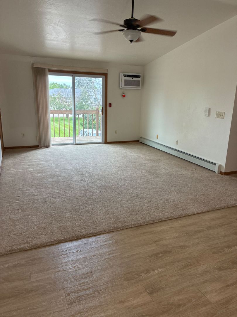 Neenah Apartment: 1810-1850 County Rd II