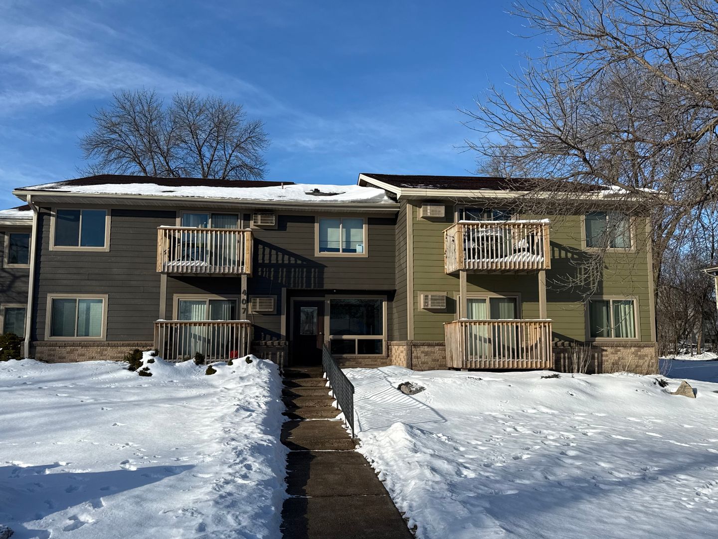 Buffalo Apartment: 407 9th St. NE