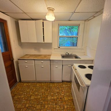 2 BED 2nd Floor Apartment ready now!
