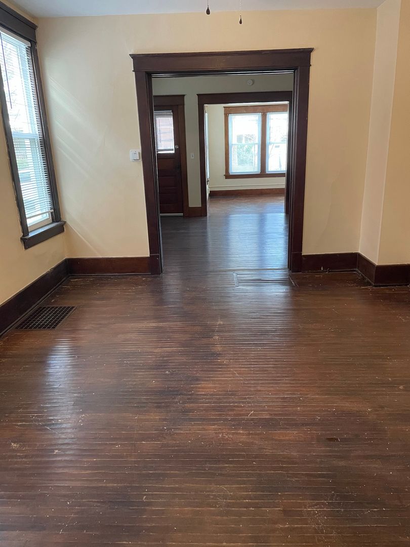 Erie Apartment: 917-919 W 7th St