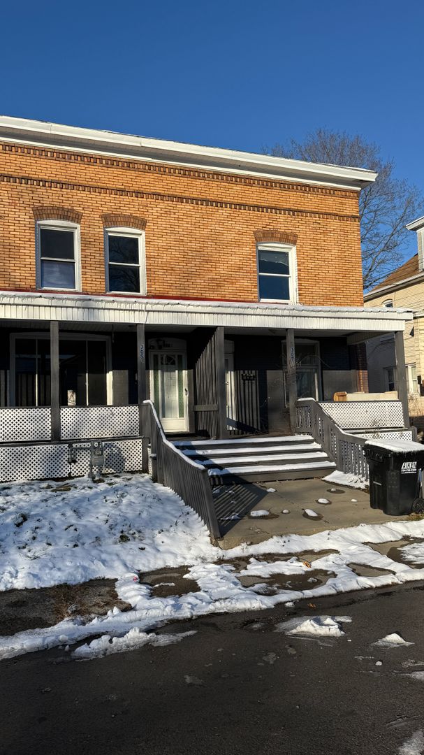 New Castle Apartment: 303 Phillips St