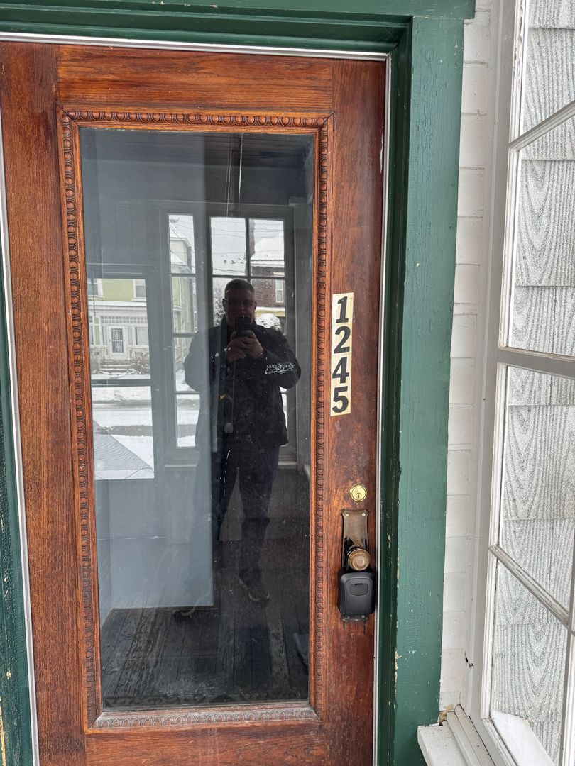 Erie Apartment: 1245 W 9th St