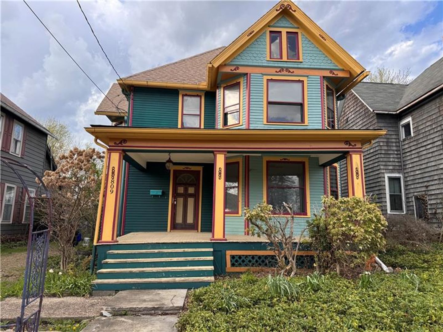 Sharon House: 809 Linden St