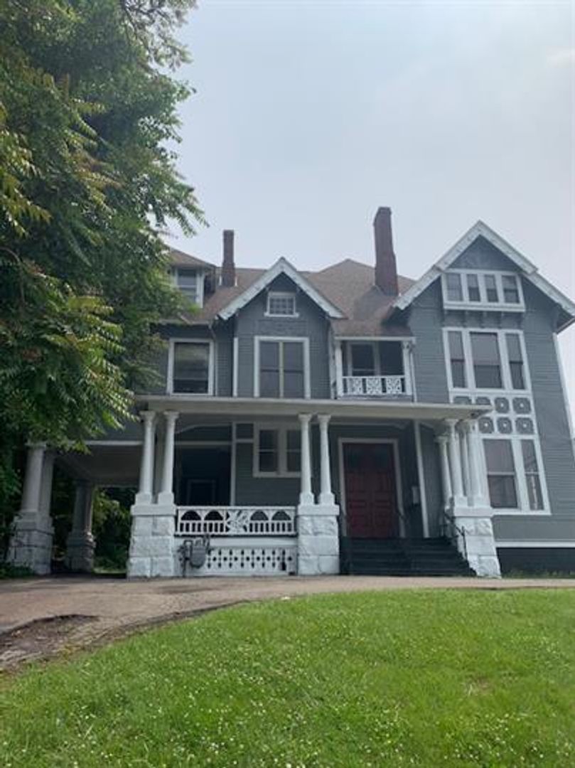 New Castle Apartment: 306 N Jefferson St